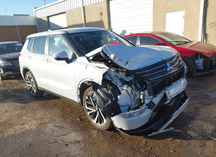 2024 Mitsubishi Outlander SE 2.5 2WD (VIN JA4J3VA80RZ011306) main photo