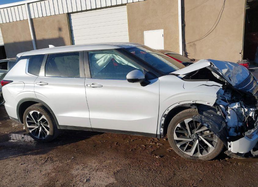 Photo 14 of 2024 Mitsubishi Outlander SE 2.5 2WD (VIN JA4J3VA80RZ011306)