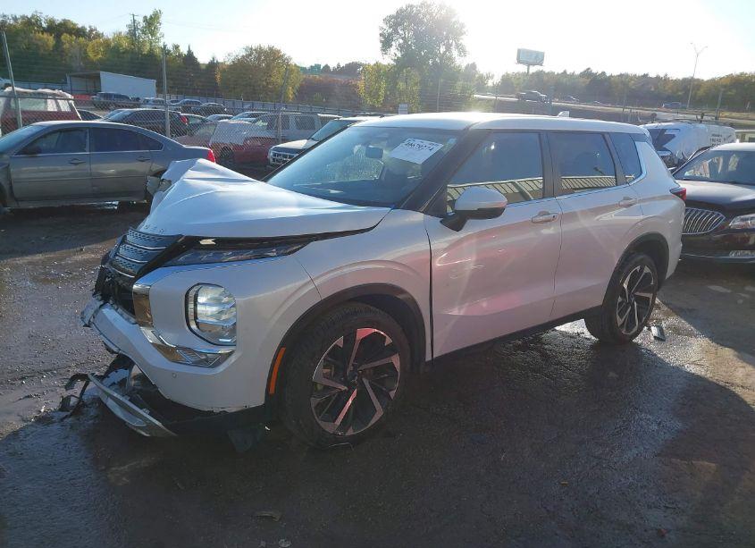 Photo 2 of 2024 Mitsubishi Outlander SE 2.5 2WD (VIN JA4J3VA80RZ011306)