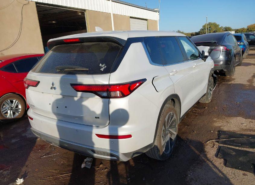 Photo 4 of 2024 Mitsubishi Outlander SE 2.5 2WD (VIN JA4J3VA80RZ011306)