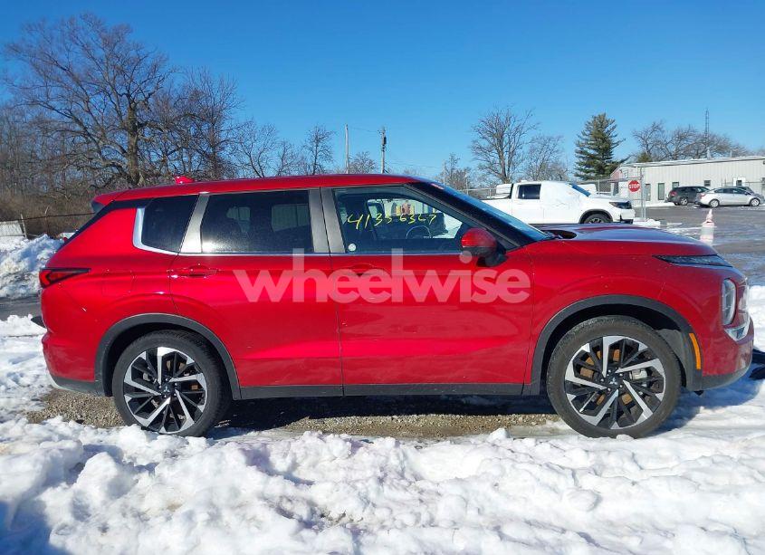 Photo 14 of 2024 Mitsubishi Outlander SE 2.5 2WD/SE BLACK EDITION S-AWC/SE BLACK EDITION W/PANO ROOF S-AWC (VIN JA4J3VA80RZ036433)