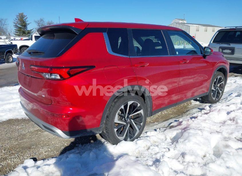 Photo 4 of 2024 Mitsubishi Outlander SE 2.5 2WD/SE BLACK EDITION S-AWC/SE BLACK EDITION W/PANO ROOF S-AWC (VIN JA4J3VA80RZ036433)