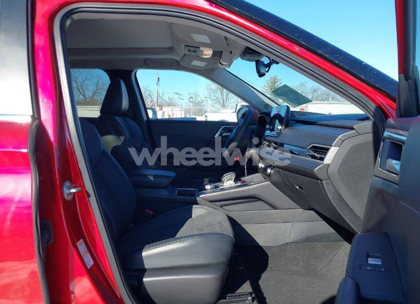 Photo 5 of 2024 Mitsubishi Outlander SE 2.5 2WD/SE BLACK EDITION S-AWC/SE BLACK EDITION W/PANO ROOF S-AWC (VIN JA4J3VA80RZ036433)