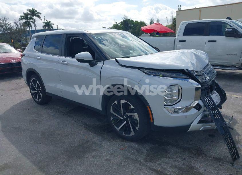 2024 Mitsubishi Outlander SE/SE BLACK EDITION/SE BLACK EDITION W/PANO ROOF S-AWC (VIN JA4J3VA80RZ065026) main photo