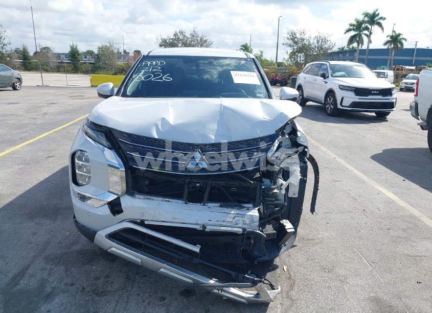 Photo 6 of 2024 Mitsubishi Outlander SE/SE BLACK EDITION/SE BLACK EDITION W/PANO ROOF S-AWC (VIN JA4J3VA80RZ065026)