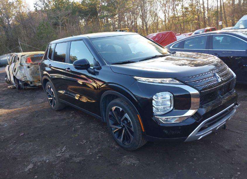 2024 Mitsubishi Outlander SE 2.5 2WD/SE BLACK EDITION S-AWC/SE BLACK EDITION W/PANO ROOF S-AWC (VIN JA4J3VA80RZ068542) main photo