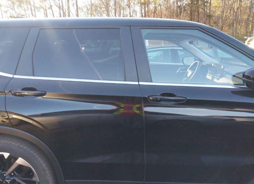 Photo 13 of 2024 Mitsubishi Outlander SE 2.5 2WD/SE BLACK EDITION S-AWC/SE BLACK EDITION W/PANO ROOF S-AWC (VIN JA4J3VA80RZ068542)