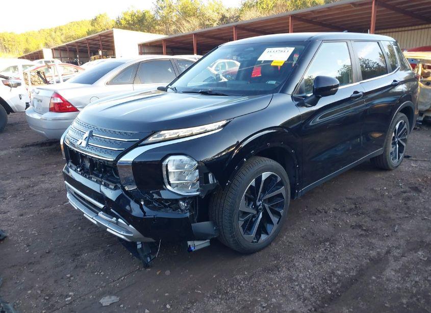 Photo 2 of 2024 Mitsubishi Outlander SE 2.5 2WD/SE BLACK EDITION S-AWC/SE BLACK EDITION W/PANO ROOF S-AWC (VIN JA4J3VA80RZ068542)