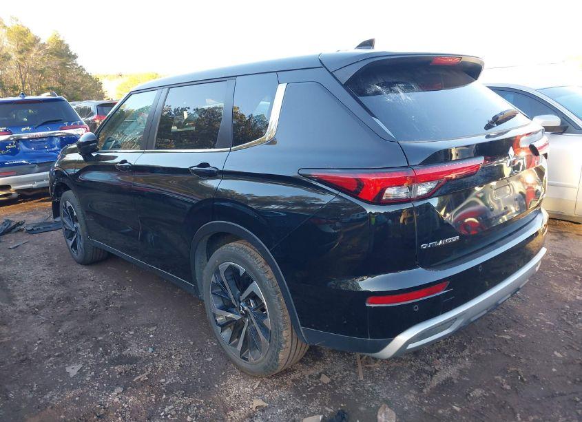 Photo 3 of 2024 Mitsubishi Outlander SE 2.5 2WD/SE BLACK EDITION S-AWC/SE BLACK EDITION W/PANO ROOF S-AWC (VIN JA4J3VA80RZ068542)