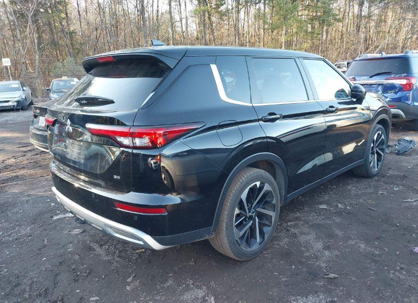 Photo 4 of 2024 Mitsubishi Outlander SE 2.5 2WD/SE BLACK EDITION S-AWC/SE BLACK EDITION W/PANO ROOF S-AWC (VIN JA4J3VA80RZ068542)