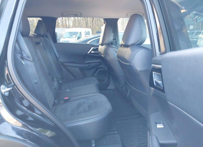 Photo 8 of 2024 Mitsubishi Outlander SE 2.5 2WD/SE BLACK EDITION S-AWC/SE BLACK EDITION W/PANO ROOF S-AWC (VIN JA4J3VA80RZ068542)