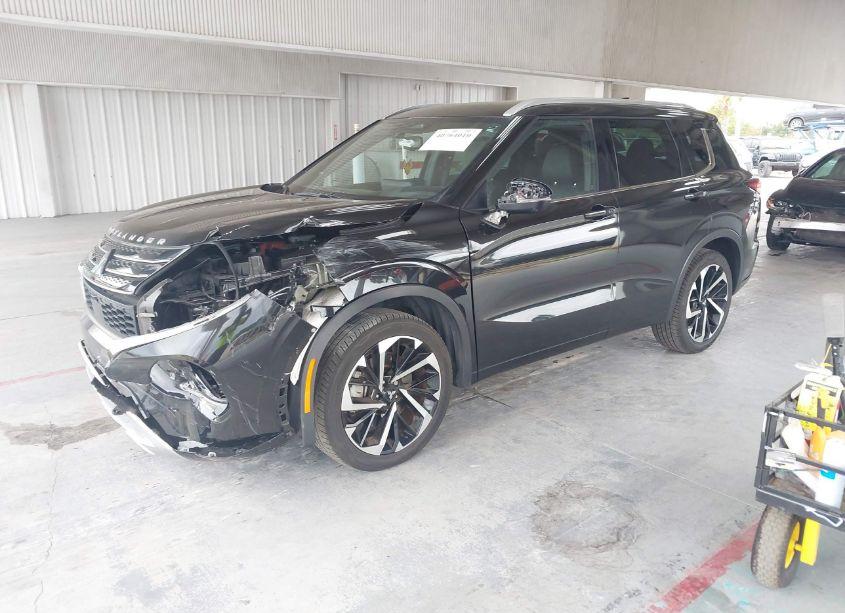 Photo 2 of 2022 Mitsubishi Outlander SEL 2.5 2WD/SEL SPECIAL EDITION 2WD (VIN JA4J3VA81NZ075638)