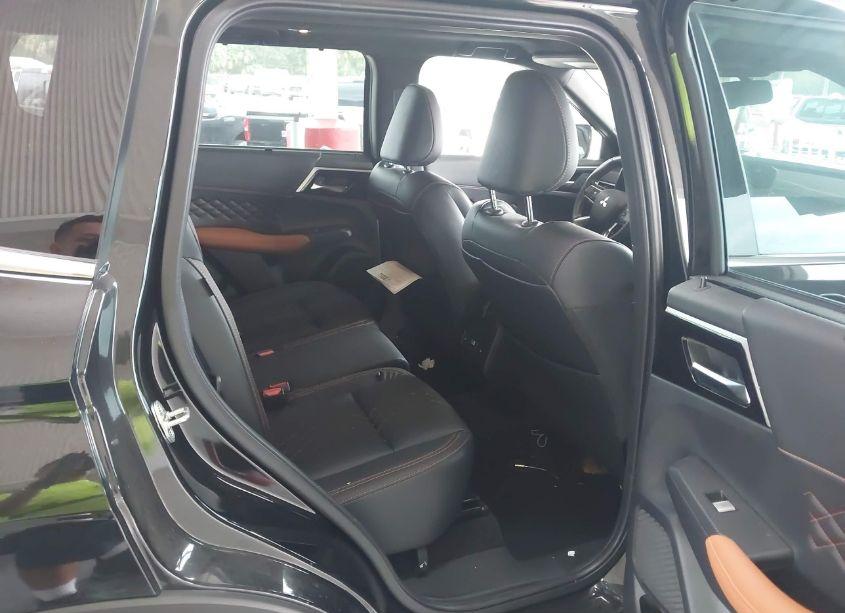 Photo 8 of 2022 Mitsubishi Outlander SEL 2.5 2WD/SEL SPECIAL EDITION 2WD (VIN JA4J3VA81NZ075638)