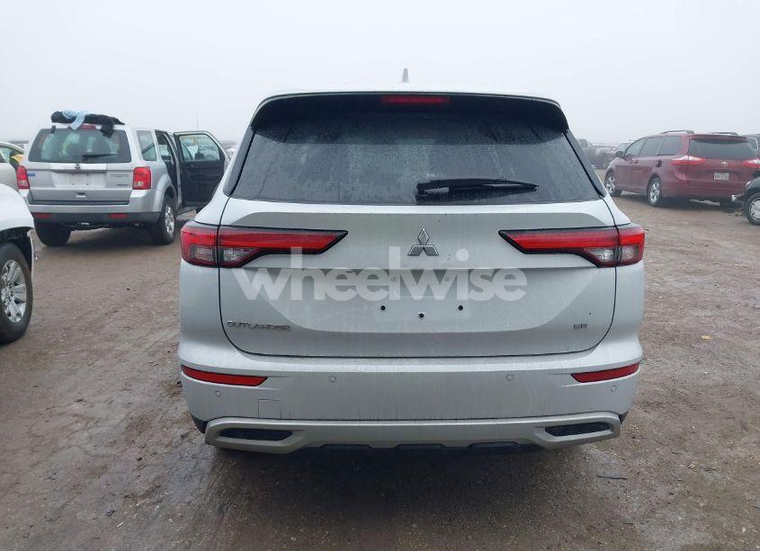 Photo 16 of 2024 Mitsubishi Outlander SE (VIN JA4J3VA81RZ007653)