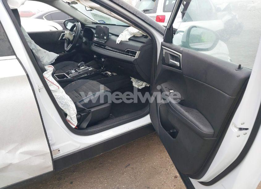 Photo 5 of 2024 Mitsubishi Outlander SE (VIN JA4J3VA81RZ007653)