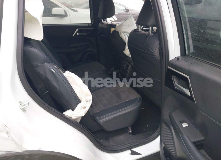 Photo 8 of 2024 Mitsubishi Outlander SE (VIN JA4J3VA81RZ007653)