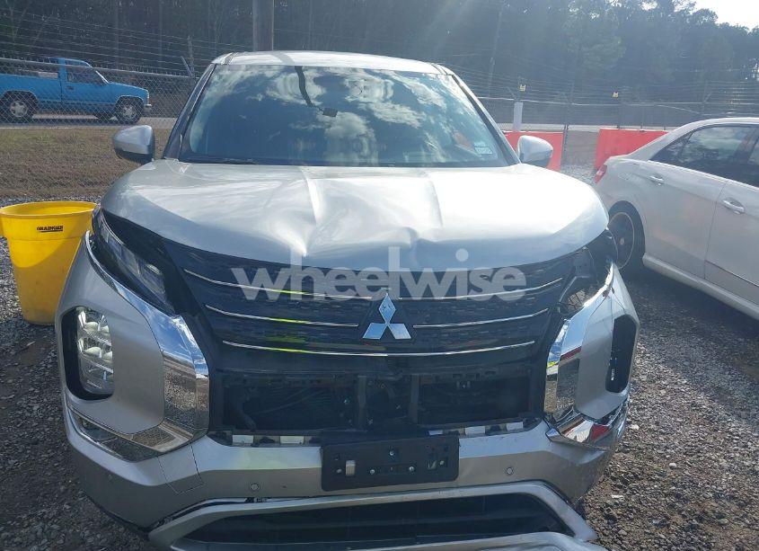 Photo 13 of 2024 Mitsubishi Outlander SE/SE BLACK EDITION/SE BLACK EDITION W/PANO ROOF S-AWC (VIN JA4J3VA81RZ025067)