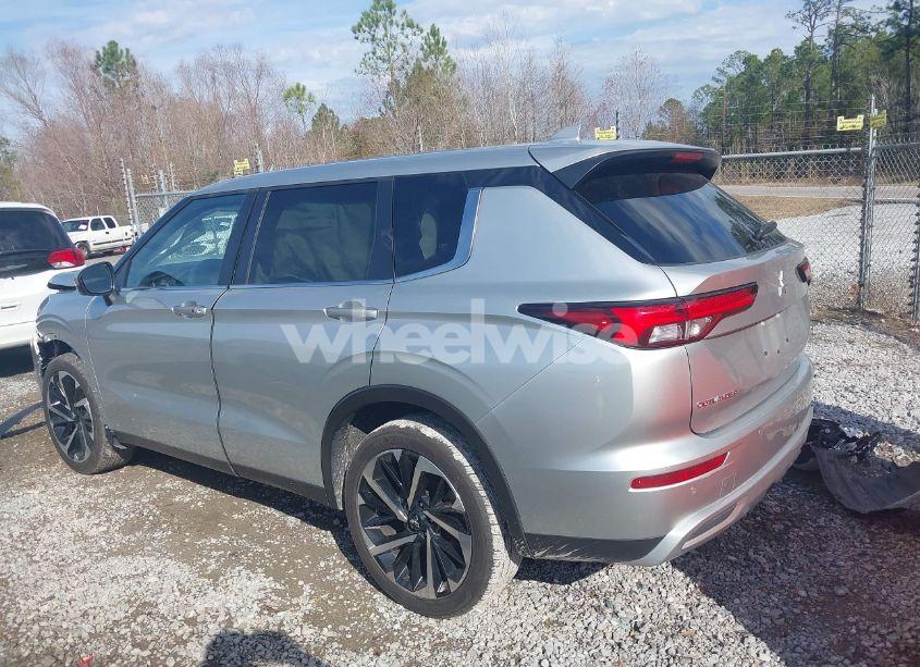 Photo 15 of 2024 Mitsubishi Outlander SE/SE BLACK EDITION/SE BLACK EDITION W/PANO ROOF S-AWC (VIN JA4J3VA81RZ025067)