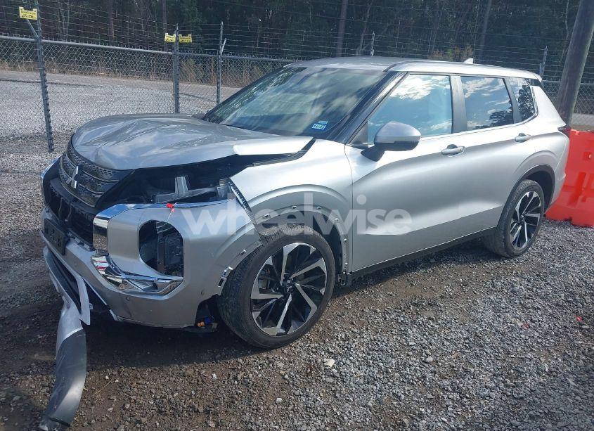 Photo 2 of 2024 Mitsubishi Outlander SE/SE BLACK EDITION/SE BLACK EDITION W/PANO ROOF S-AWC (VIN JA4J3VA81RZ025067)