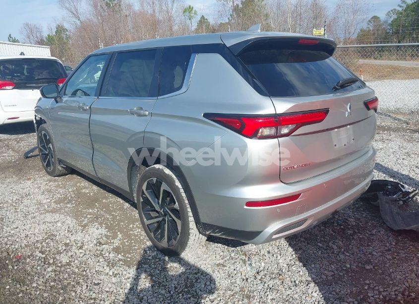 Photo 3 of 2024 Mitsubishi Outlander SE/SE BLACK EDITION/SE BLACK EDITION W/PANO ROOF S-AWC (VIN JA4J3VA81RZ025067)