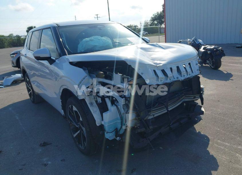 Photo 18 of 2024 Mitsubishi Outlander SE/SE BLACK EDITION/SE BLACK EDITION W/PANO ROOF S-AWC (VIN JA4J3VA81RZ025246)