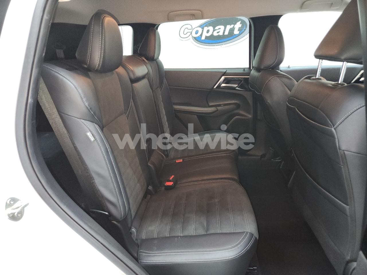 Photo 11 of 2024 MITSUBISHI OUTLANDER SE (VIN JA4J3VA81RZ027692)