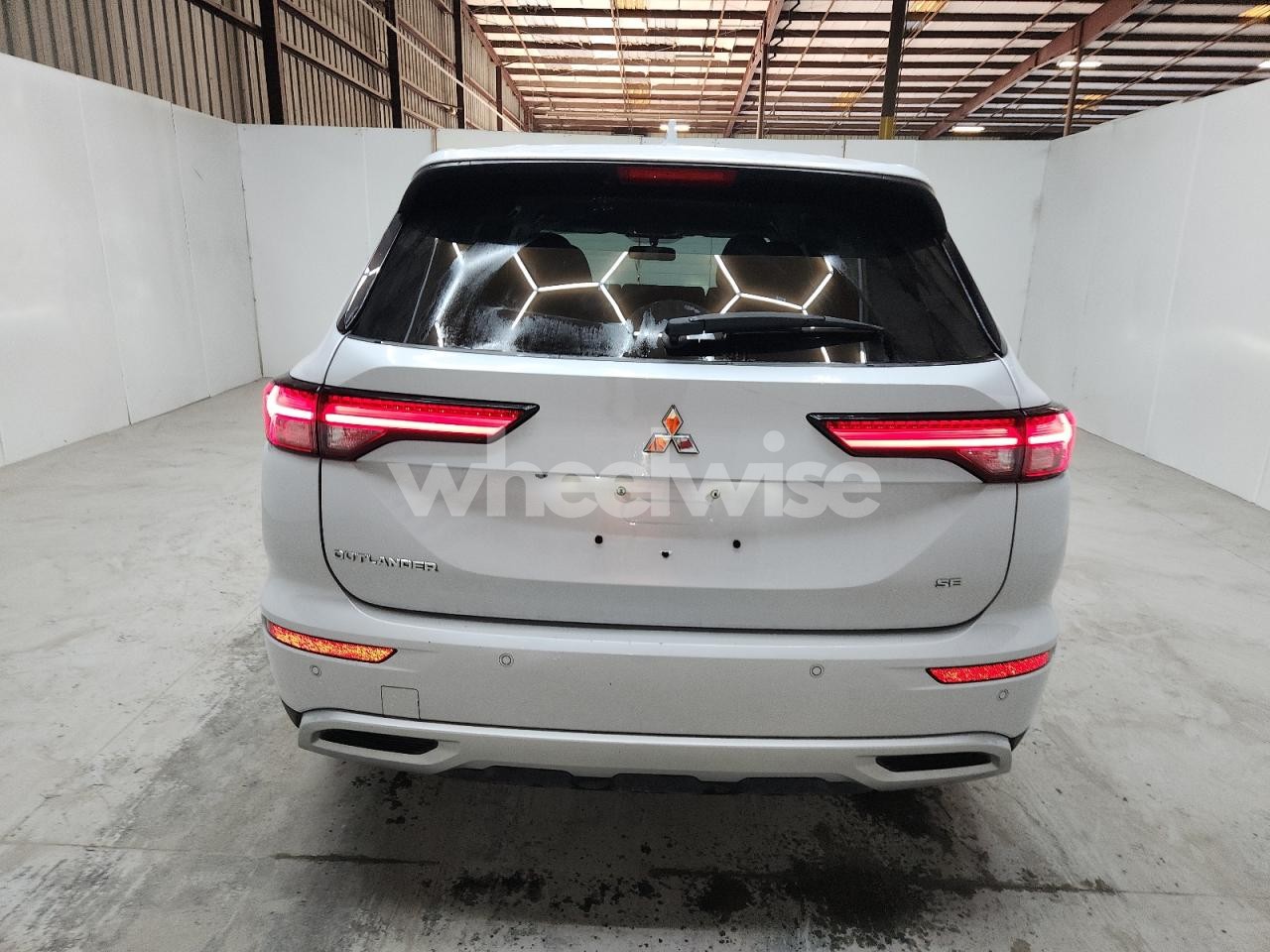 Photo 6 of 2024 MITSUBISHI OUTLANDER SE (VIN JA4J3VA81RZ027692)