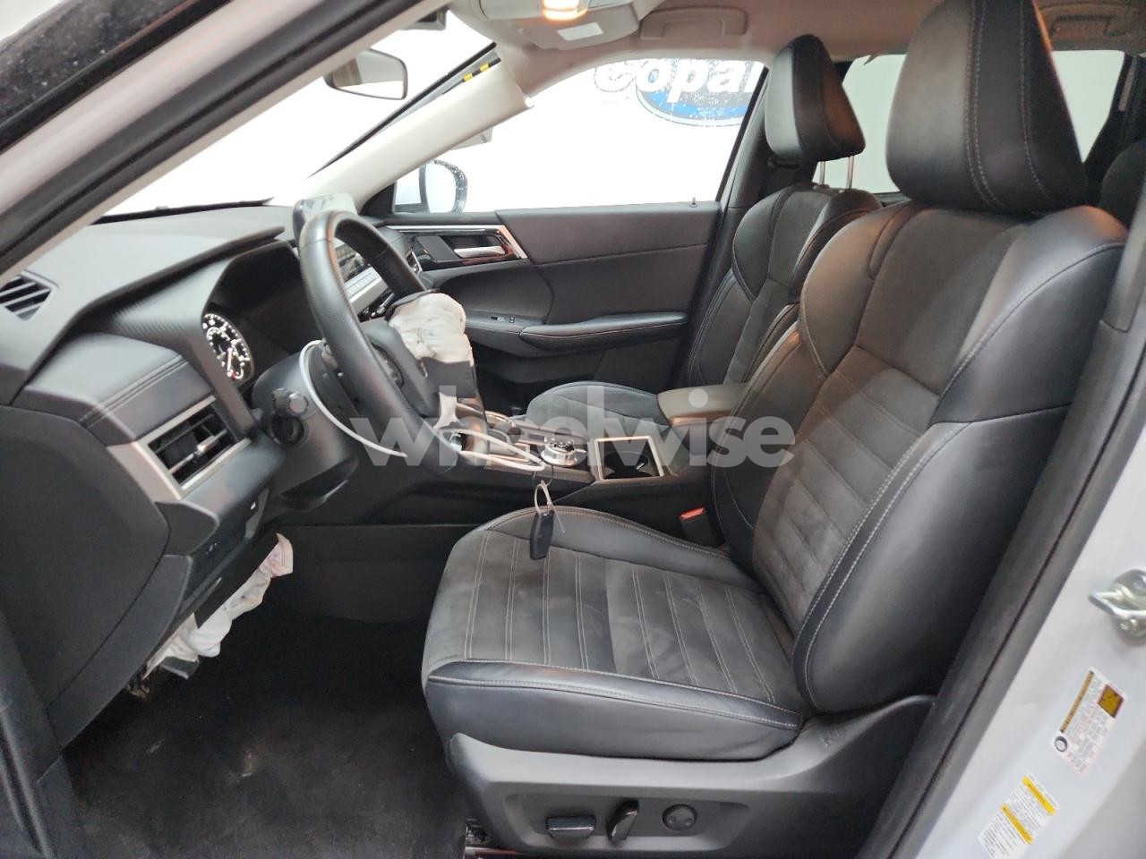 Photo 7 of 2024 MITSUBISHI OUTLANDER SE (VIN JA4J3VA81RZ027692)