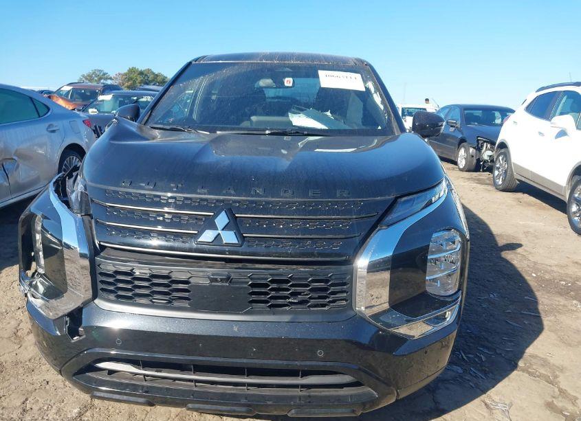 Photo 12 of 2024 Mitsubishi Outlander SE 2.5 2WD/SE BLACK EDITION S-AWC/SE BLACK EDITION W/PANO ROOF (VIN JA4J3VA81RZ028728)