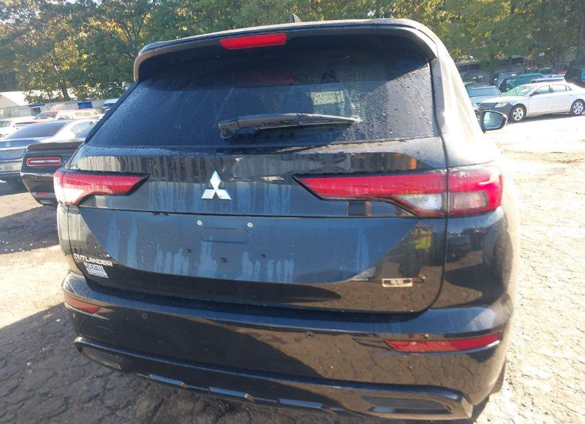 Photo 16 of 2024 Mitsubishi Outlander SE 2.5 2WD/SE BLACK EDITION S-AWC/SE BLACK EDITION W/PANO ROOF (VIN JA4J3VA81RZ028728)