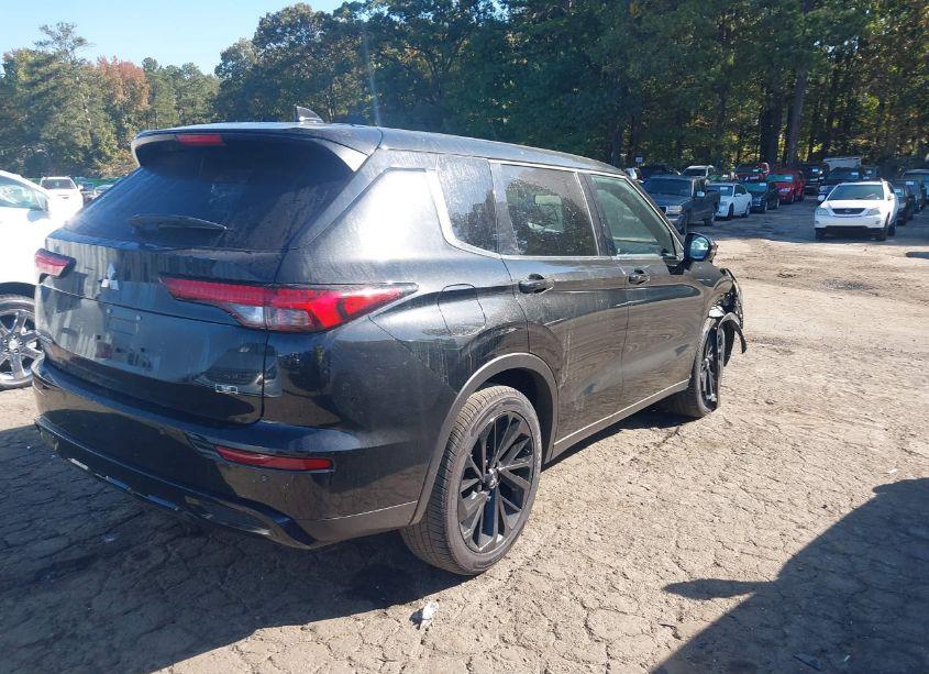 Photo 4 of 2024 Mitsubishi Outlander SE 2.5 2WD/SE BLACK EDITION S-AWC/SE BLACK EDITION W/PANO ROOF (VIN JA4J3VA81RZ028728)