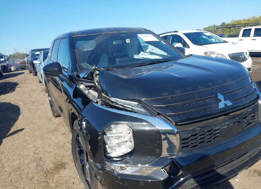 Photo 6 of 2024 Mitsubishi Outlander SE 2.5 2WD/SE BLACK EDITION S-AWC/SE BLACK EDITION W/PANO ROOF (VIN JA4J3VA81RZ028728)