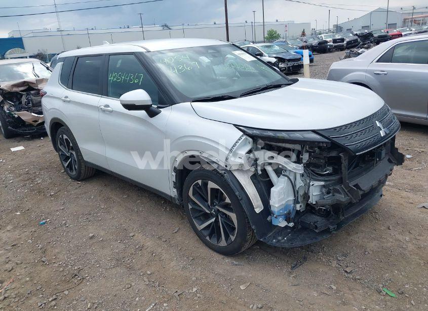 2024 Mitsubishi Outlander SE 2.5 2WD/SE BLACK EDITION S-AWC/SE BLACK EDITION W/PANO ROOF S-AWC (VIN JA4J3VA81RZ030124) main photo