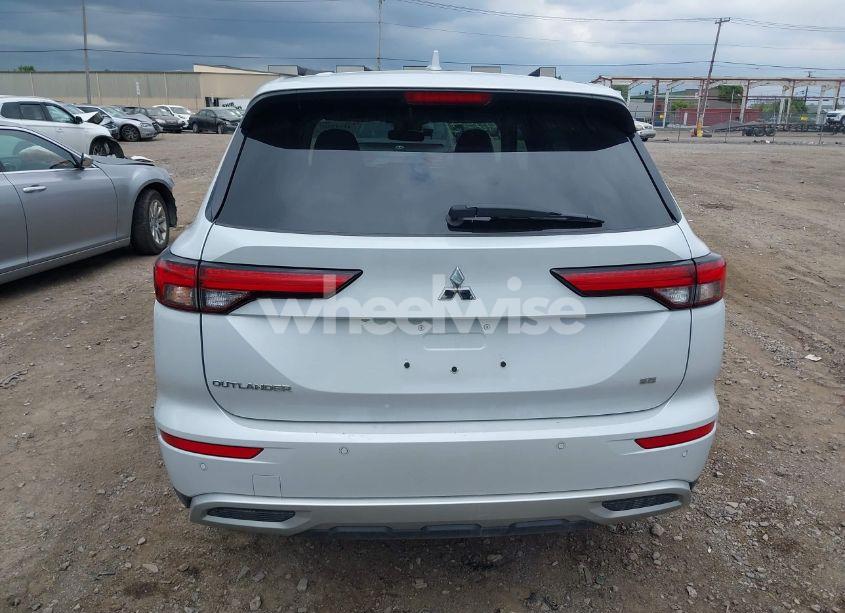 Photo 17 of 2024 Mitsubishi Outlander SE 2.5 2WD/SE BLACK EDITION S-AWC/SE BLACK EDITION W/PANO ROOF S-AWC (VIN JA4J3VA81RZ030124)