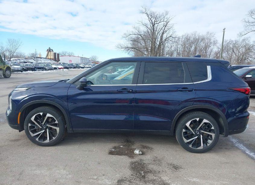 Photo 14 of 2024 Mitsubishi Outlander SE 2.5 2WD/SE BLACK EDITION S-AWC/SE BLACK EDITION W/PANO ROOF S-AWC (VIN JA4J3VA81RZ044539)