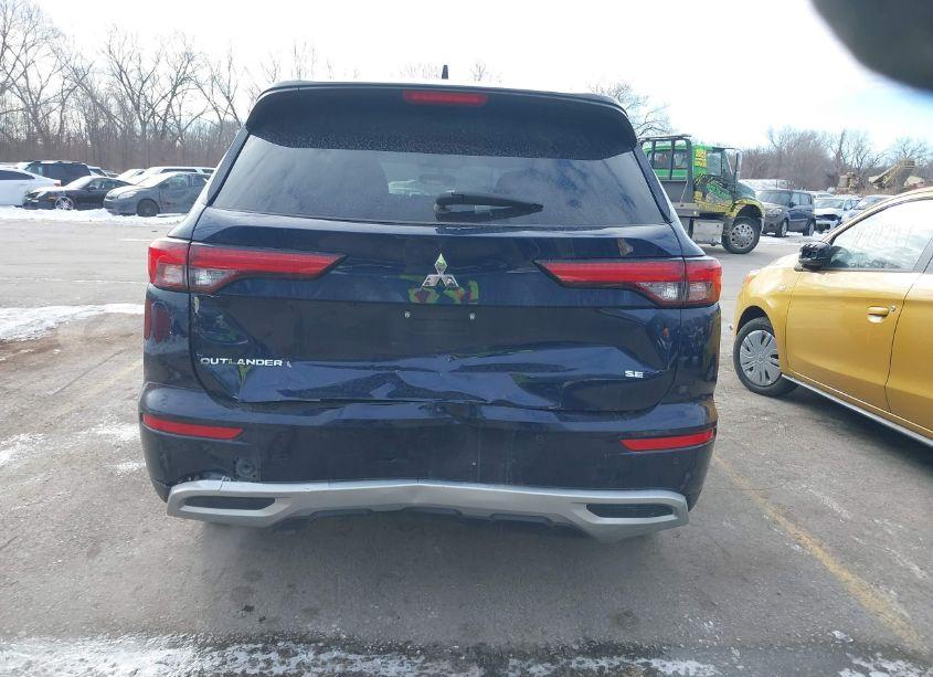 Photo 16 of 2024 Mitsubishi Outlander SE 2.5 2WD/SE BLACK EDITION S-AWC/SE BLACK EDITION W/PANO ROOF S-AWC (VIN JA4J3VA81RZ044539)