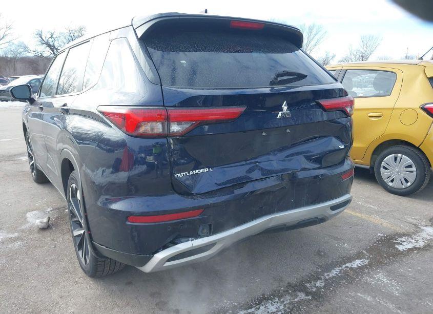 Photo 6 of 2024 Mitsubishi Outlander SE 2.5 2WD/SE BLACK EDITION S-AWC/SE BLACK EDITION W/PANO ROOF S-AWC (VIN JA4J3VA81RZ044539)