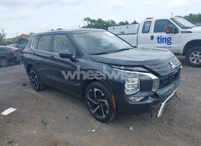 2024 Mitsubishi Outlander SE 2.5 2WD/SE BLACK EDITION S-AWC/SE BLACK EDITION W/PANO ROOF S-AWC (VIN JA4J3VA81RZ049952) main photo