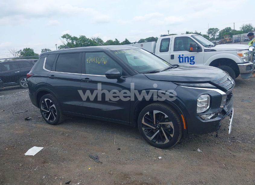 Photo 13 of 2024 Mitsubishi Outlander SE 2.5 2WD/SE BLACK EDITION S-AWC/SE BLACK EDITION W/PANO ROOF S-AWC (VIN JA4J3VA81RZ049952)