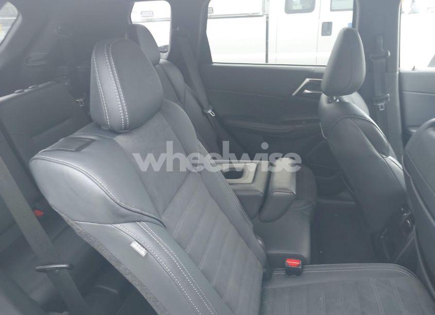 Photo 8 of 2024 Mitsubishi Outlander SE 2.5 2WD/SE BLACK EDITION S-AWC/SE BLACK EDITION W/PANO ROOF S-AWC (VIN JA4J3VA81RZ049952)