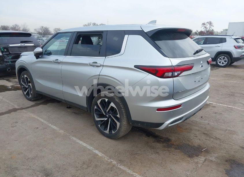 Photo 3 of 2024 Mitsubishi Outlander SE/SE BLACK EDITION/SE BLACK EDITION W/PANO ROOF S-AWC (VIN JA4J3VA81RZ059932)