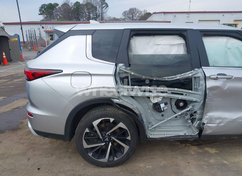 Photo 6 of 2024 Mitsubishi Outlander SE/SE BLACK EDITION/SE BLACK EDITION W/PANO ROOF S-AWC (VIN JA4J3VA81RZ059932)