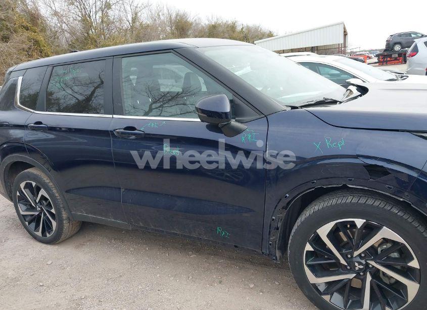 Photo 13 of 2024 Mitsubishi Outlander SE 2.5 2WD/SE BLACK EDITION S-AWC/SE BLACK EDITION W/PANO ROOF S-AWC (VIN JA4J3VA81RZ068887)