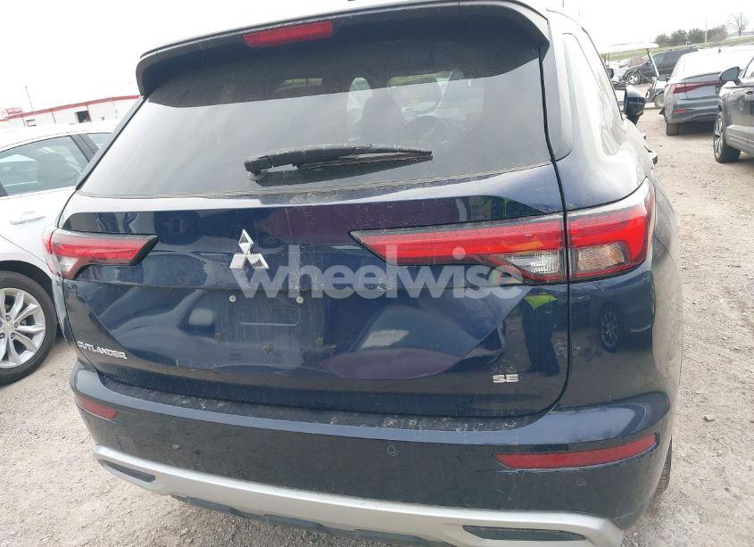 Photo 16 of 2024 Mitsubishi Outlander SE 2.5 2WD/SE BLACK EDITION S-AWC/SE BLACK EDITION W/PANO ROOF S-AWC (VIN JA4J3VA81RZ068887)