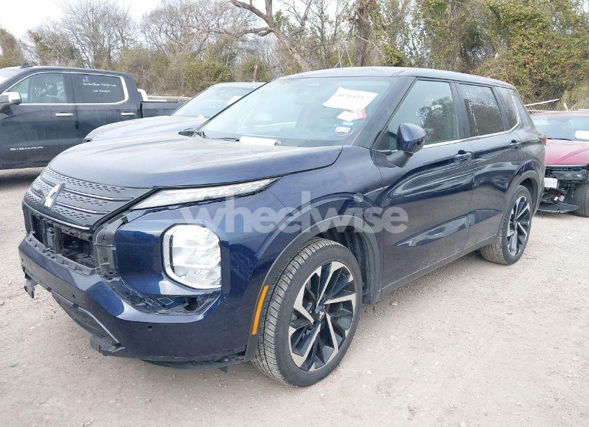 Photo 2 of 2024 Mitsubishi Outlander SE 2.5 2WD/SE BLACK EDITION S-AWC/SE BLACK EDITION W/PANO ROOF S-AWC (VIN JA4J3VA81RZ068887)