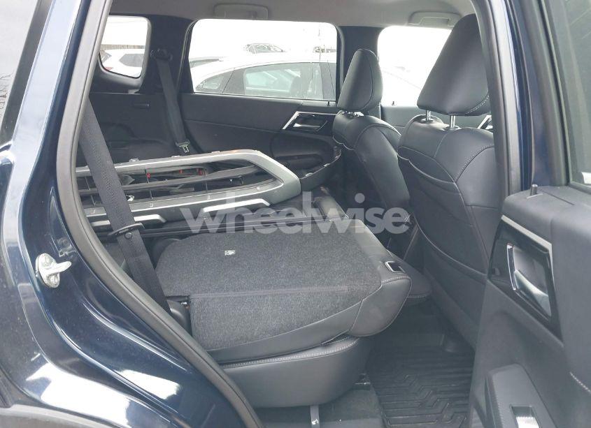 Photo 8 of 2024 Mitsubishi Outlander SE 2.5 2WD/SE BLACK EDITION S-AWC/SE BLACK EDITION W/PANO ROOF S-AWC (VIN JA4J3VA81RZ068887)