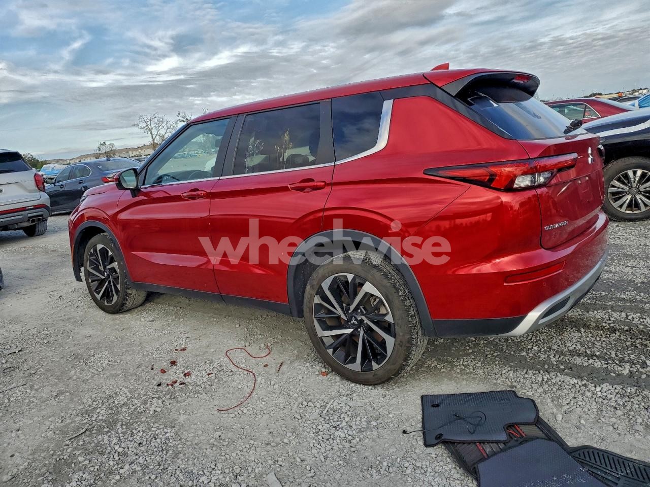 Photo 2 of 2024 MITSUBISHI OUTLANDER SE (VIN JA4J3VA82RZ016832)