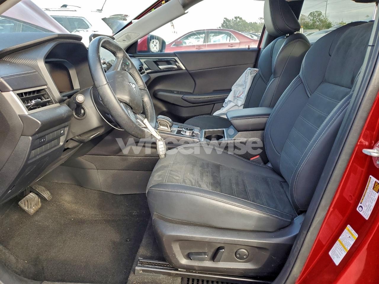 Photo 7 of 2024 MITSUBISHI OUTLANDER SE (VIN JA4J3VA82RZ016832)