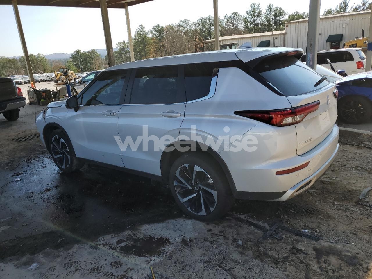 Photo 2 of 2024 MITSUBISHI OUTLANDER SE (VIN JA4J3VA82RZ059812)