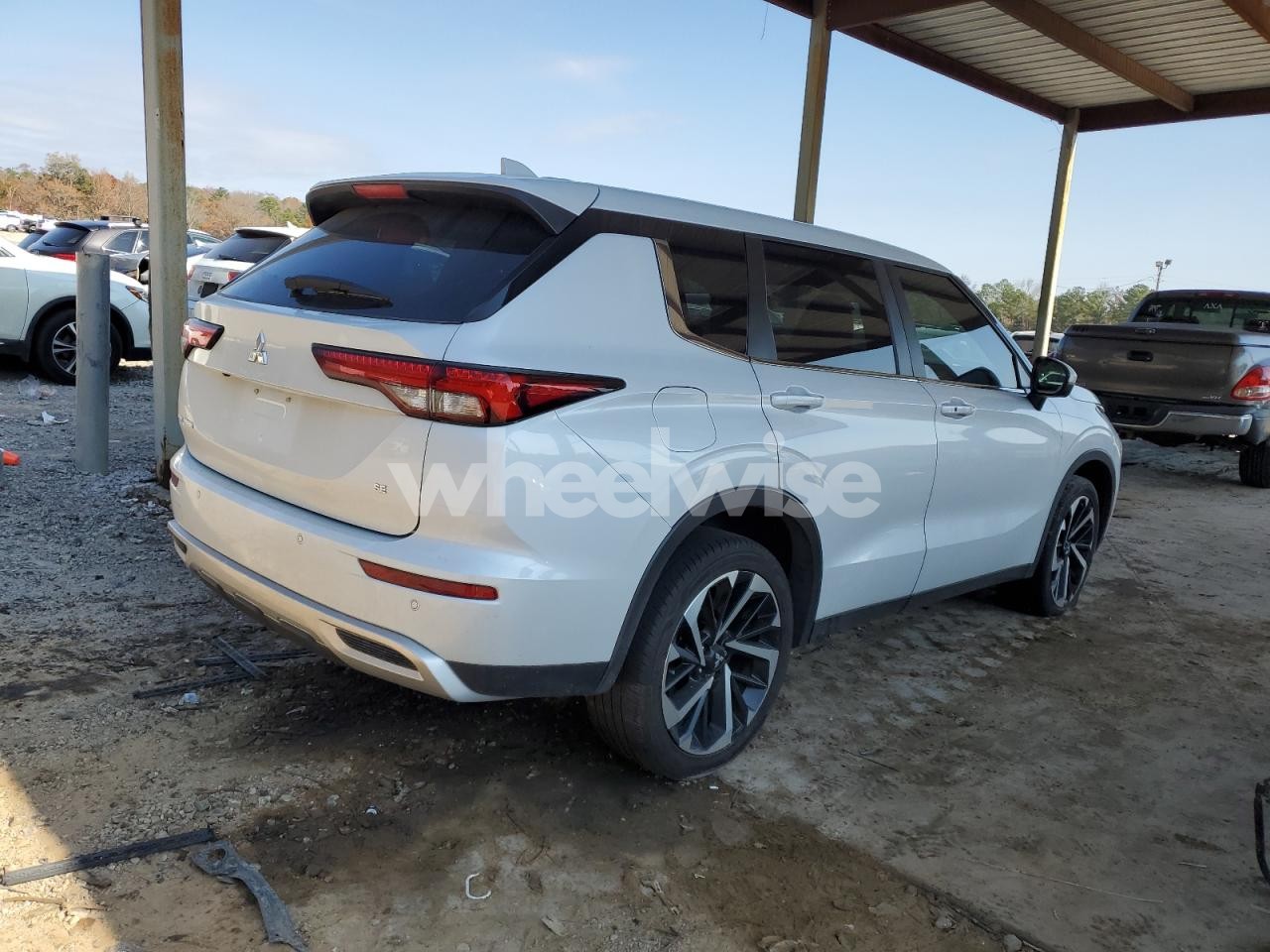 Photo 3 of 2024 MITSUBISHI OUTLANDER SE (VIN JA4J3VA82RZ059812)